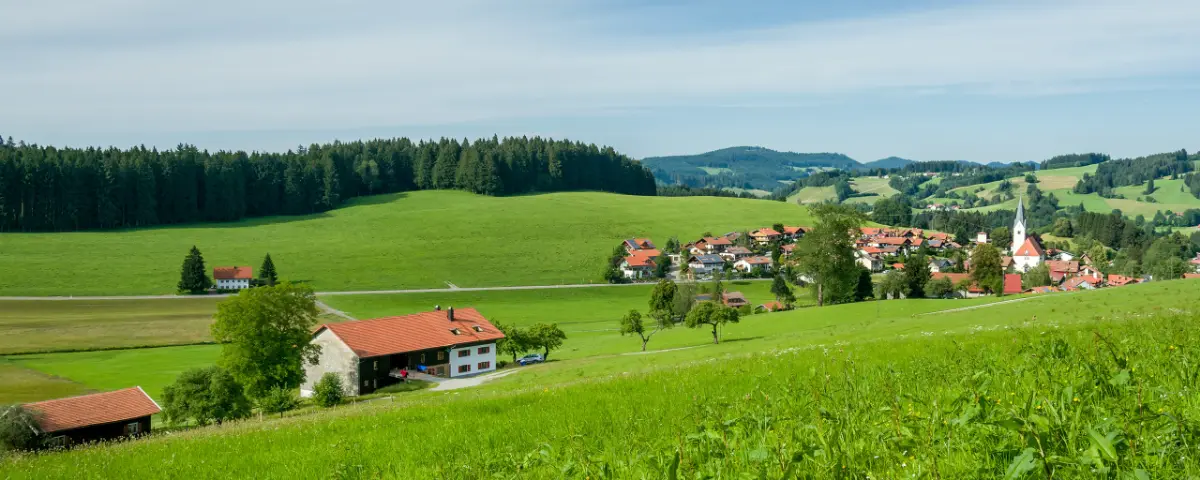 Ferienhof-Baur_HausHof_Header_11
